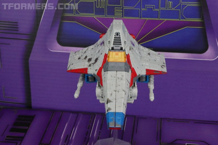 Review Siege War For Cybertron Trilogy Starscream Voyager  (40 of 52)